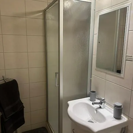 Διαμέρισμα Gemuetliche 1-zimmer-wohnung Im Zentrum Mit Stellplatz